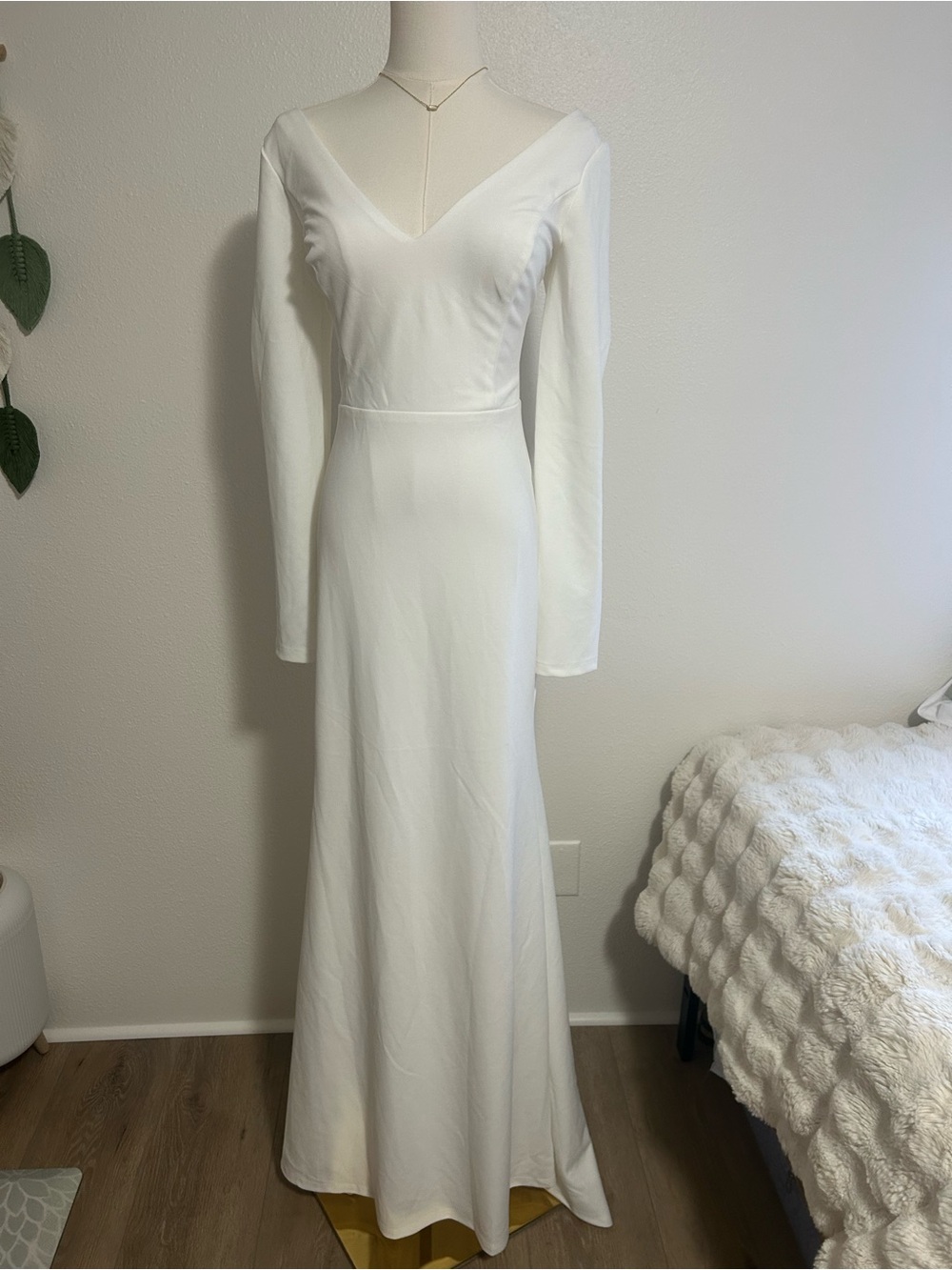 Elegant White Long Sleeve Feeling of Forever V-Neck Mermaid Wedding Dress